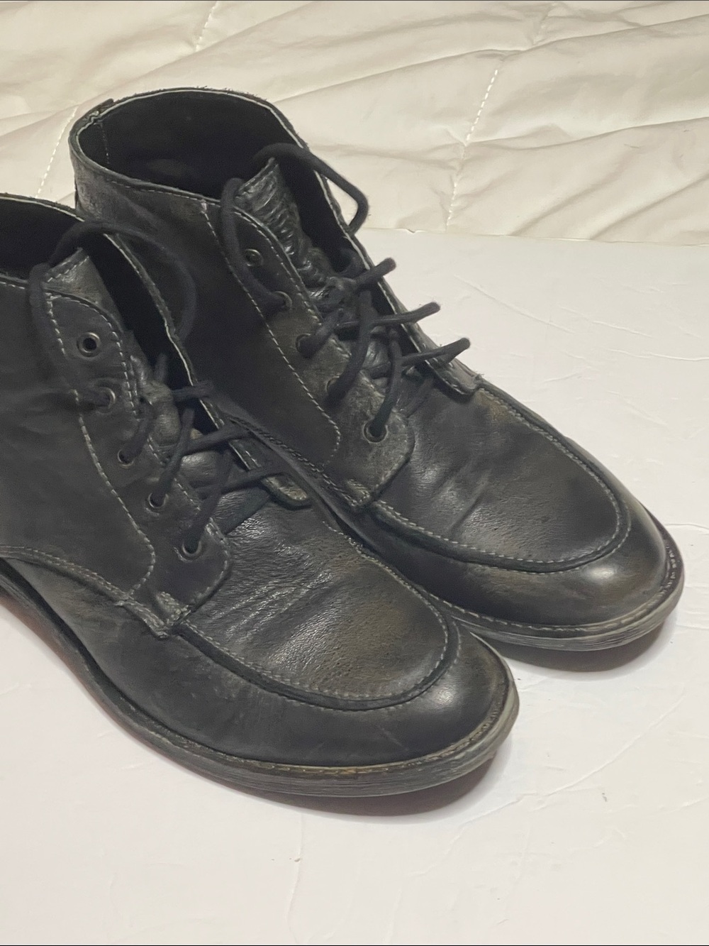 Men's Bedstu Black Leather Chukka Boots - Versatile Lace-Up Style. Size 11